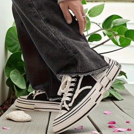Ladies' Fashionable Platform Shoes Are Comfortable to Wear, Featuring a Fringed Design on The Upper. They Lean Towards a Trendy And Unique Style, Making Them Suitable for Everyday Casual Occasions.